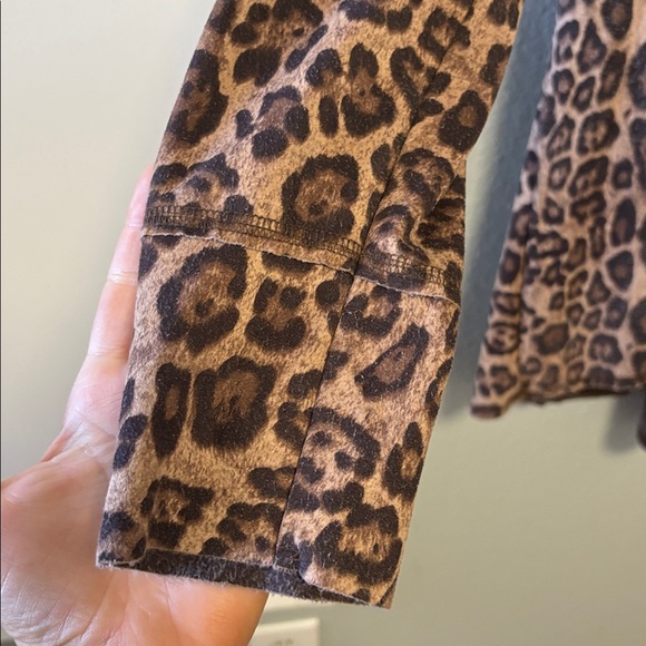 Ethyl Clothing Leopard Print Cardigan Women's Size: Large - Picture 5 of 6